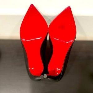Christian Louboutin classic matte black Pigalle heels size 39.5
